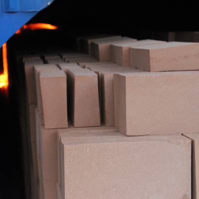 冶煉爐用耐火材料 金屬冶煉行業(yè)用耐火材料 品類繁多 來(lái)電選購(gòu)